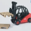 Gaffeltruck Bruder Linde H30D med paller