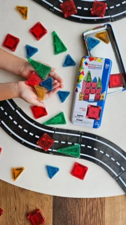 MAGNA-TILES micro MAGS Travel Tin case